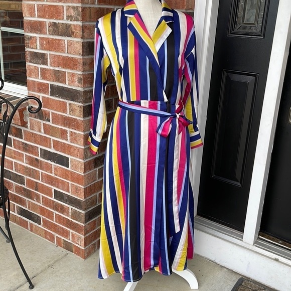 Chelsea 28 Wrap Around Dress‎ - Picture 1 of 9